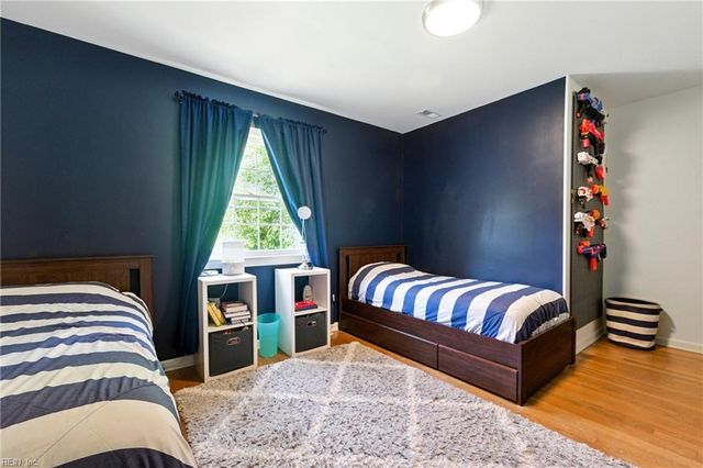208 Wildwood DR, Yorktown, VA 23692