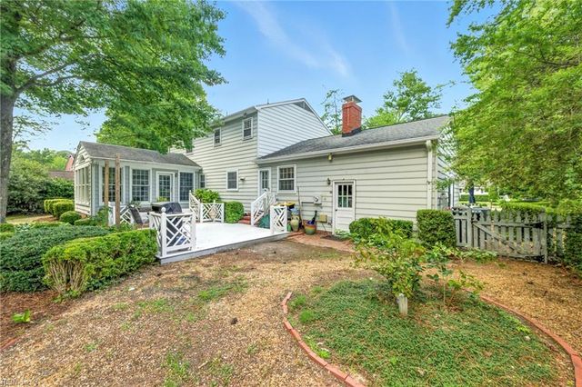 208 Wildwood DR, Yorktown, VA 23692