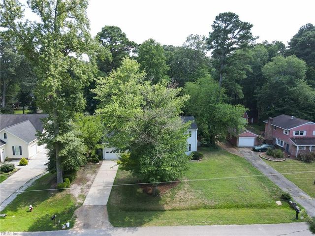 208 Wildwood DR, Yorktown, VA 23692
