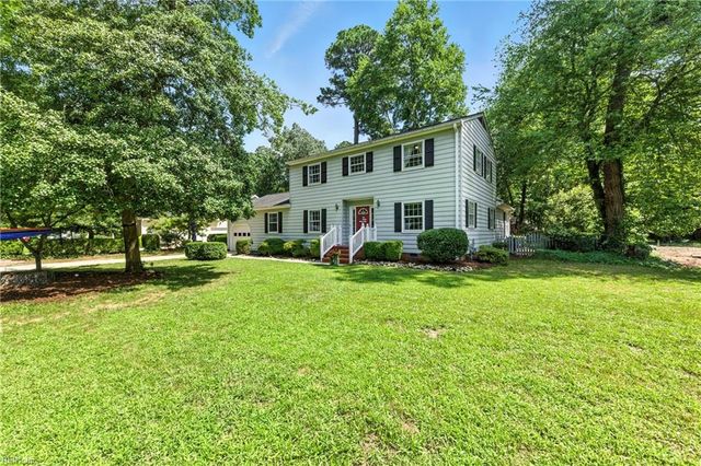 208 Wildwood DR, Yorktown, VA 23692