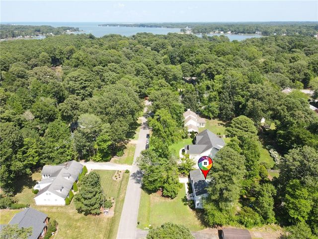 208 Wildwood DR, Yorktown, VA 23692