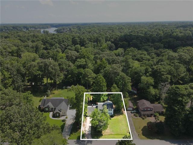 208 Wildwood DR, Yorktown, VA 23692