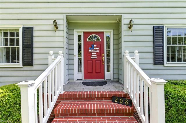 208 Wildwood DR, Yorktown, VA 23692
