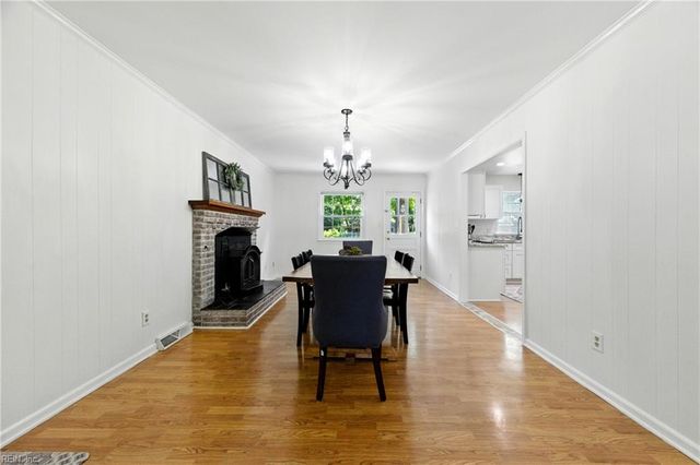 208 Wildwood DR, Yorktown, VA 23692