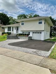 25 Mellow Lane, Jericho, NY 11753