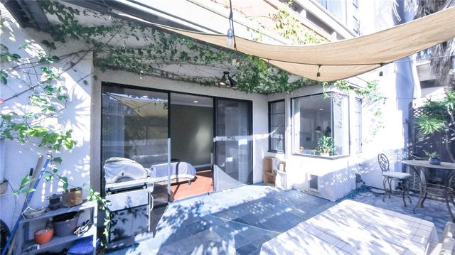 2575 E 19th Street 17, Signal Hill, CA 90755