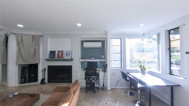 2575 E 19th Street 17, Signal Hill, CA 90755