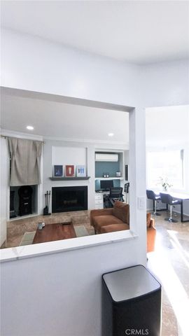 2575 E 19th Street 17, Signal Hill, CA 90755