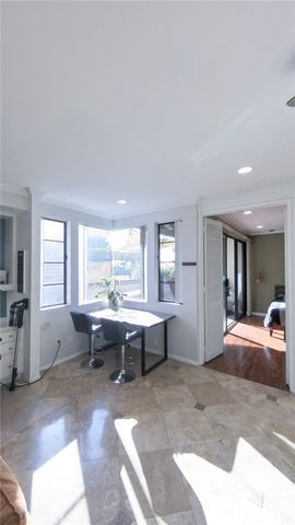 2575 E 19th Street 17, Signal Hill, CA 90755