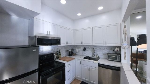 2575 E 19th Street 17, Signal Hill, CA 90755