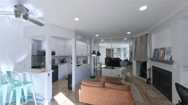 2575 E 19th Street 17, Signal Hill, CA 90755