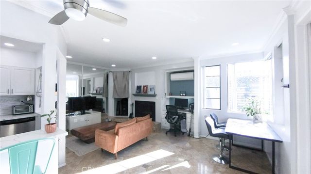 2575 E 19th Street 17, Signal Hill, CA 90755