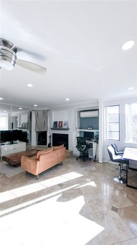 2575 E 19th Street 17, Signal Hill, CA 90755