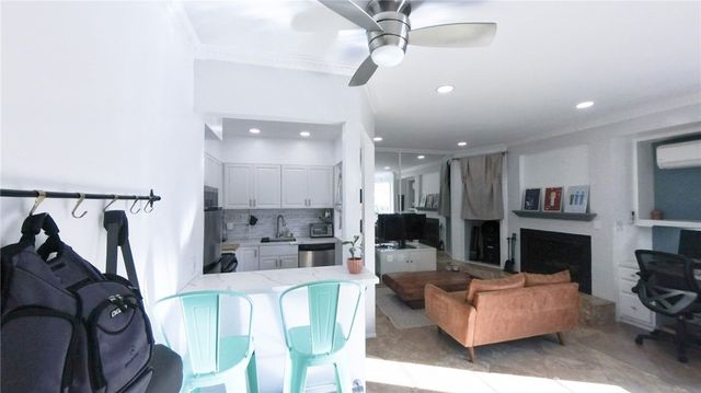 2575 E 19th Street 17, Signal Hill, CA 90755