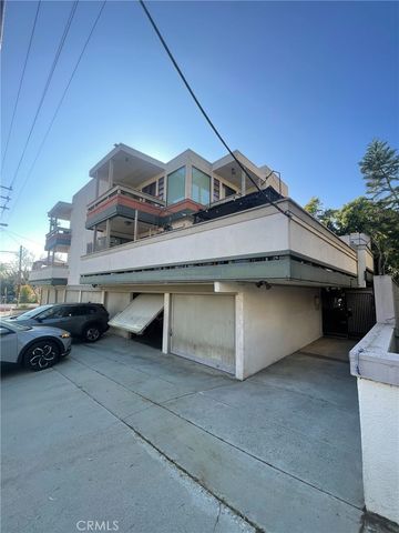 2575 E 19th Street 17, Signal Hill, CA 90755