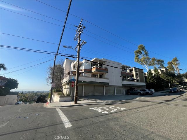 2575 E 19th Street 17, Signal Hill, CA 90755