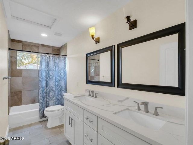 14841 N 42nd Place, Phoenix, AZ 85032