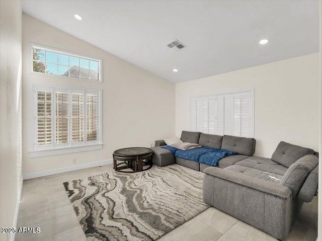 14841 N 42nd Place, Phoenix, AZ 85032