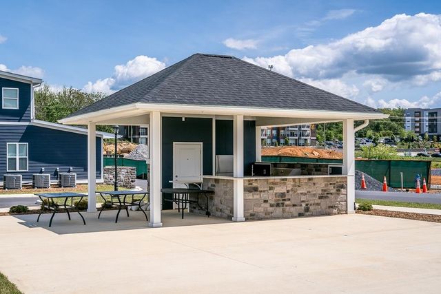 1576 PORT HILLS DR, Harrisonburg, VA 22801