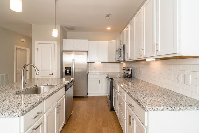 1576 PORT HILLS DR, Harrisonburg, VA 22801