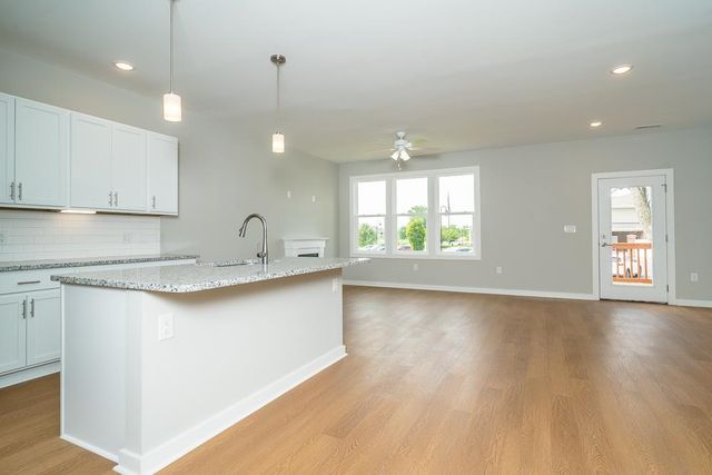 1576 PORT HILLS DR, Harrisonburg, VA 22801