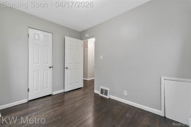 4289 Oakshire Avenue, Berkley, MI 48072