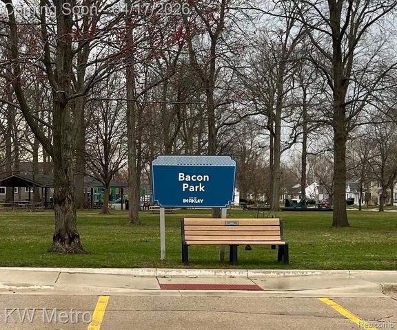 4289 Oakshire Avenue, Berkley, MI 48072