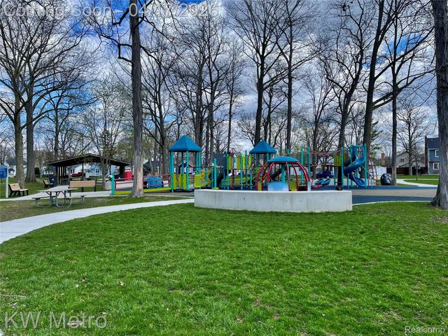 4289 Oakshire Avenue, Berkley, MI 48072