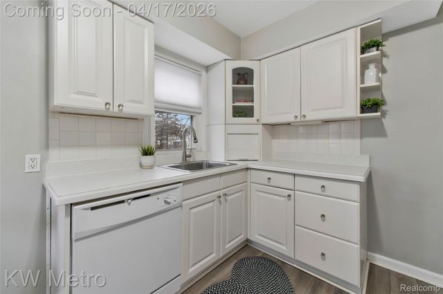 4289 Oakshire Avenue, Berkley, MI 48072