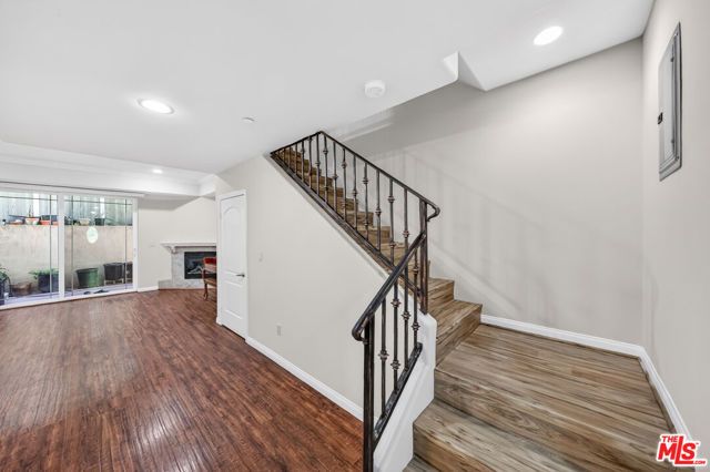 3974 Pennsylvania Avenue 103, La Crescenta, CA 91214