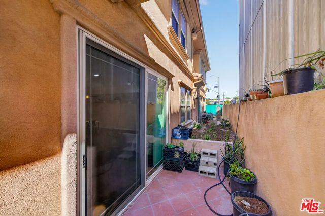 3974 Pennsylvania Avenue 103, La Crescenta, CA 91214
