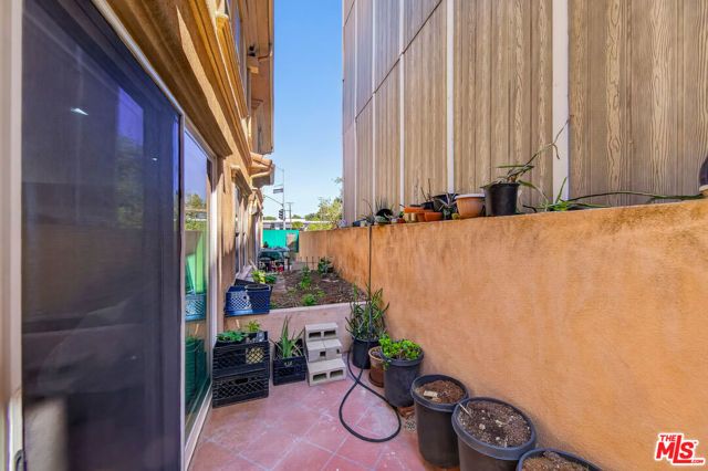 3974 Pennsylvania Avenue 103, La Crescenta, CA 91214