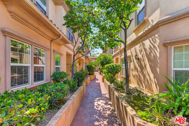 3974 Pennsylvania Avenue 103, La Crescenta, CA 91214