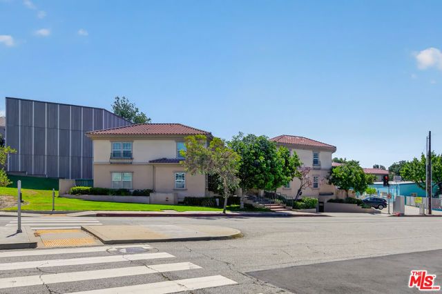 3974 Pennsylvania Avenue 103, La Crescenta, CA 91214
