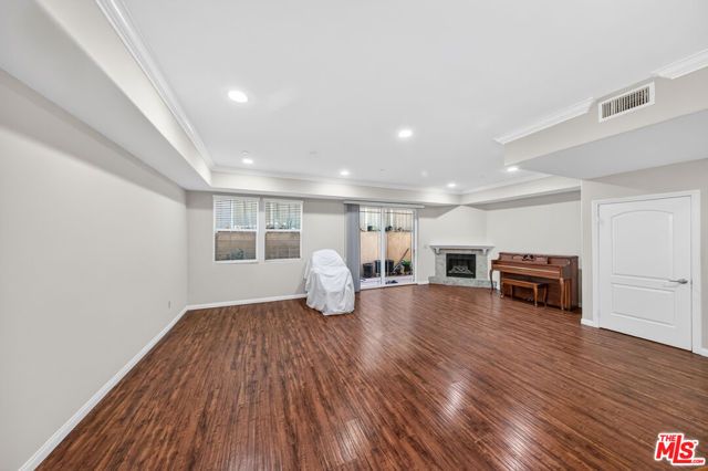 3974 Pennsylvania Avenue 103, La Crescenta, CA 91214