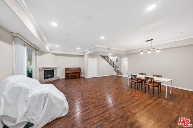 3974 Pennsylvania Avenue 103, La Crescenta, CA 91214