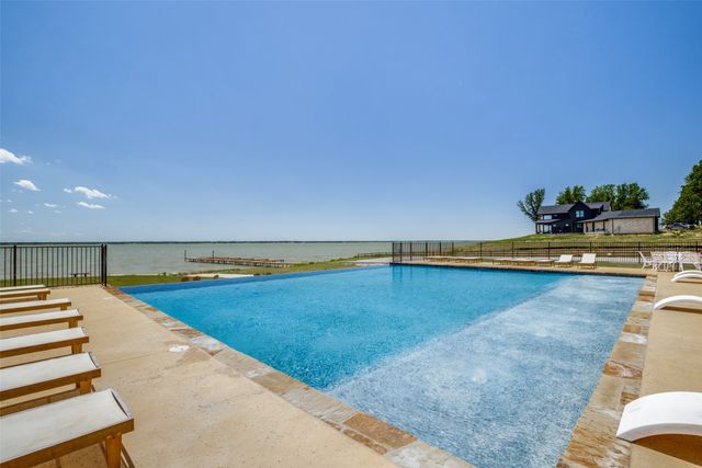 305 Cedar Creek Landing Lane, Mabank, TX 75143