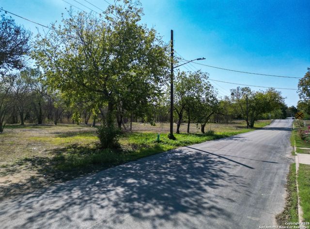 212 McMullen, San Antonio, TX 78210