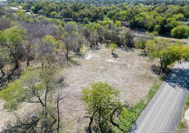 212 McMullen, San Antonio, TX 78210