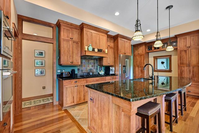 W1969 Itsa Little ROAD, Mukwonago, WI 53149