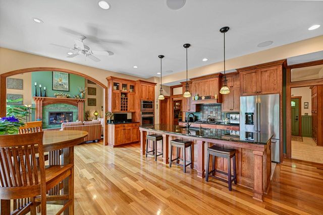 W1969 Itsa Little ROAD, Mukwonago, WI 53149
