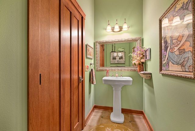W1969 Itsa Little ROAD, Mukwonago, WI 53149