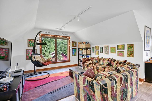 W1969 Itsa Little ROAD, Mukwonago, WI 53149