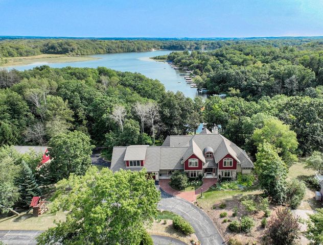 W1969 Itsa Little ROAD, Mukwonago, WI 53149