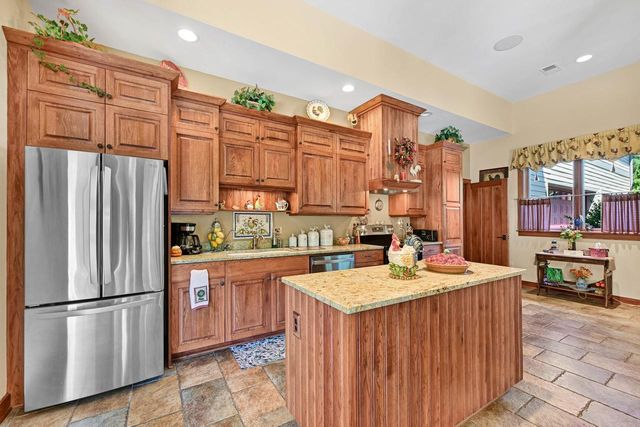 W1969 Itsa Little ROAD, Mukwonago, WI 53149