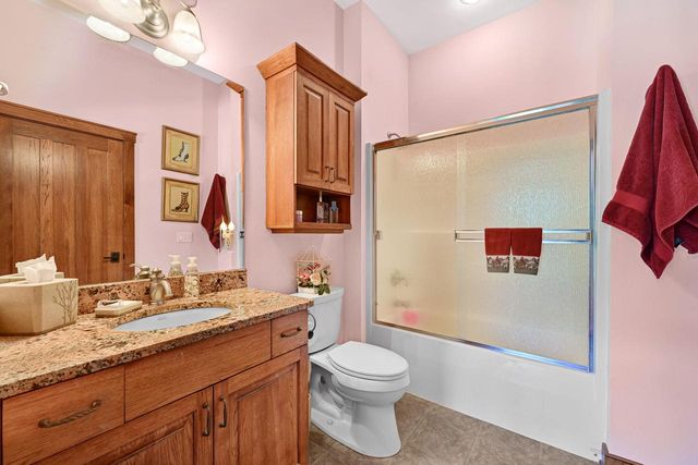 W1969 Itsa Little ROAD, Mukwonago, WI 53149