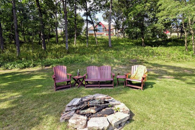 W1969 Itsa Little ROAD, Mukwonago, WI 53149
