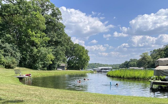 W1969 Itsa Little ROAD, Mukwonago, WI 53149