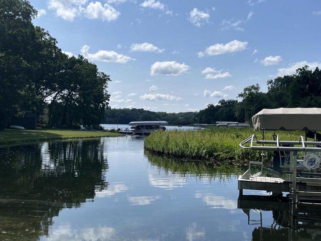 W1969 Itsa Little ROAD, Mukwonago, WI 53149