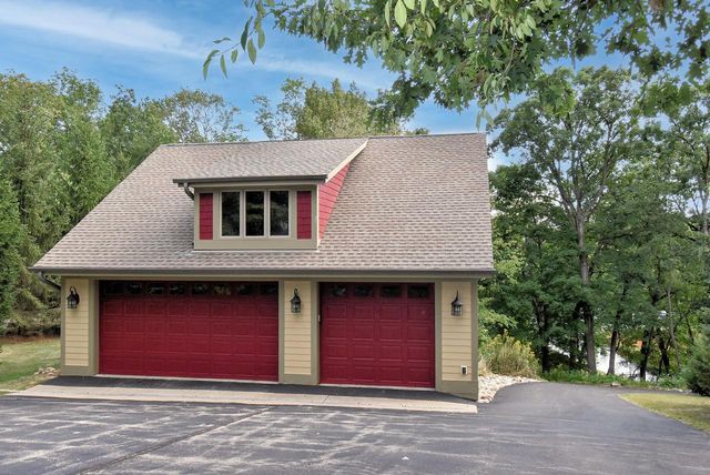 W1969 Itsa Little ROAD, Mukwonago, WI 53149